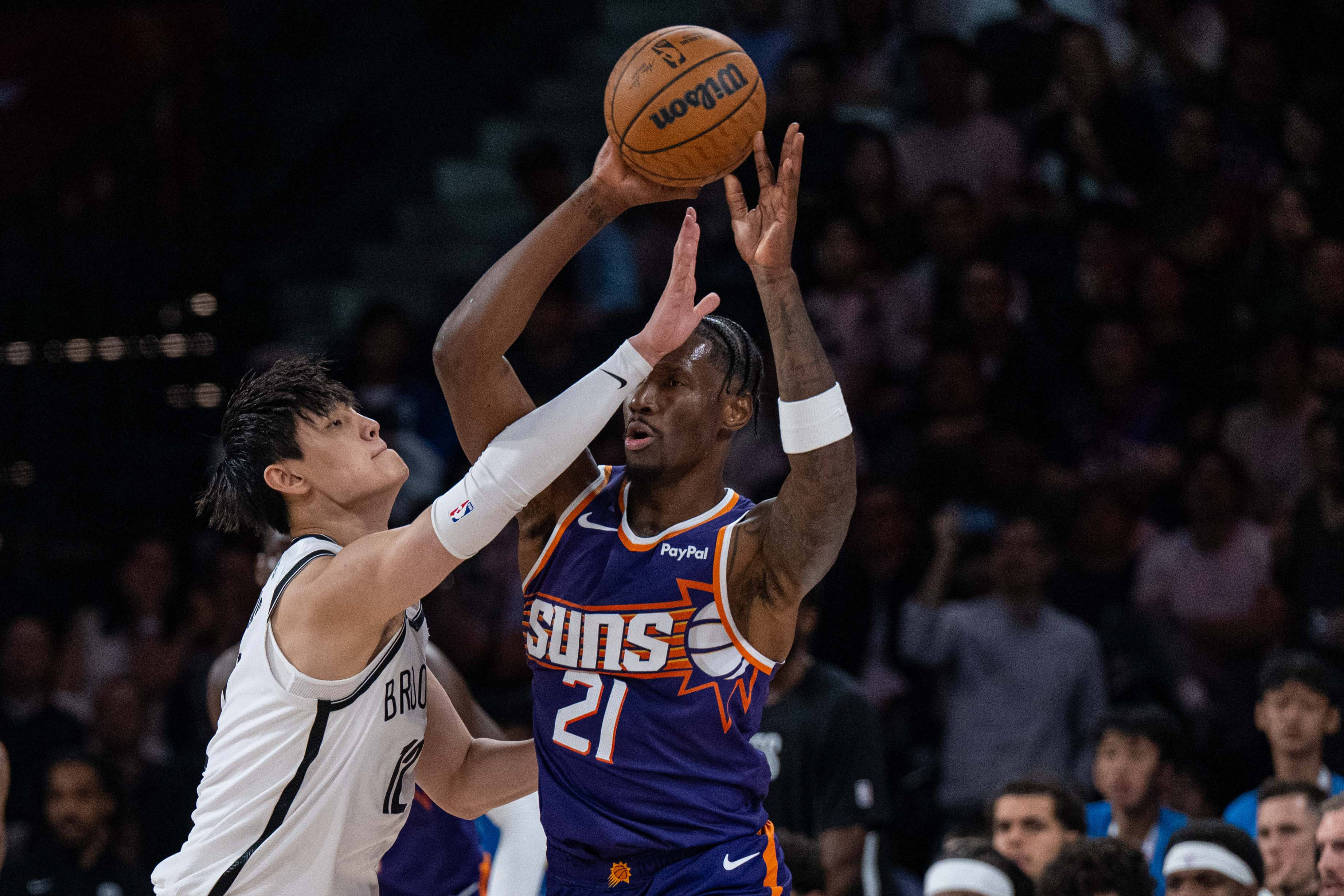 （体育）篮球——NBA季前赛：太阳胜篮网