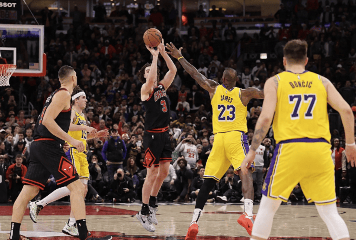 MVP榜第五！詹皇绝杀者成NBA最大奇迹，岂止1亿合同，他真值3个亿