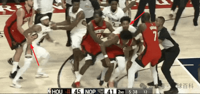 又打架了！凶狠抱摔+准绝杀！NBA季前赛也拼这么凶啊！