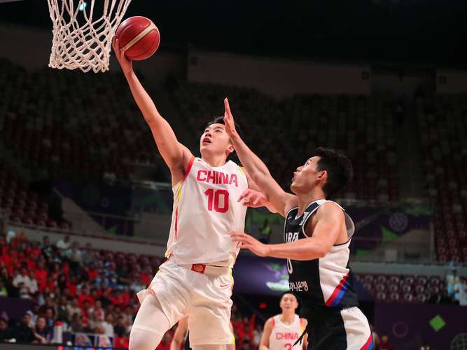 NBA賽(sài)场风云：凯尔特(tè)人队凭何脱颖而出，有望进军总决賽(sài)？