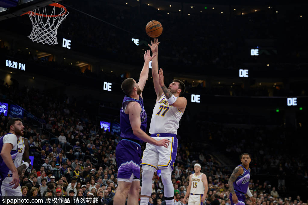 湖人新闻：卢卡·东契奇称赞马克西·克勒贝尔对爵士队的表现