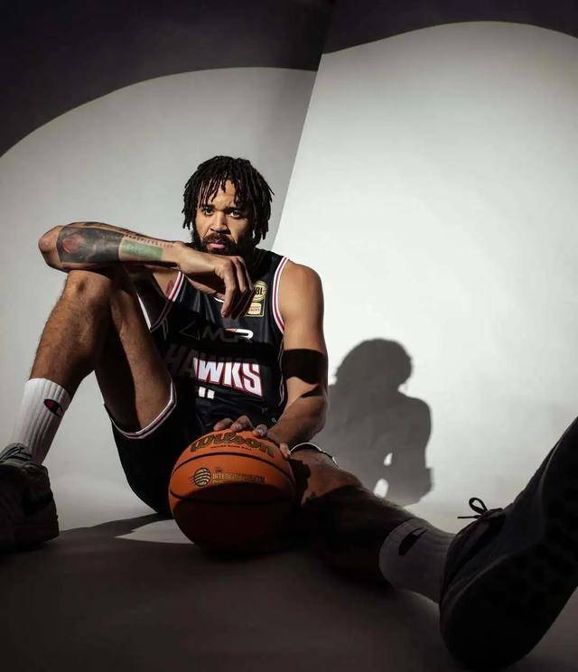 32+13!麦基狂砍两双首秀!NBA三冠中锋实力尽显