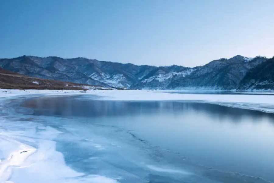 热门动漫推出周边产品,粉丝抢购