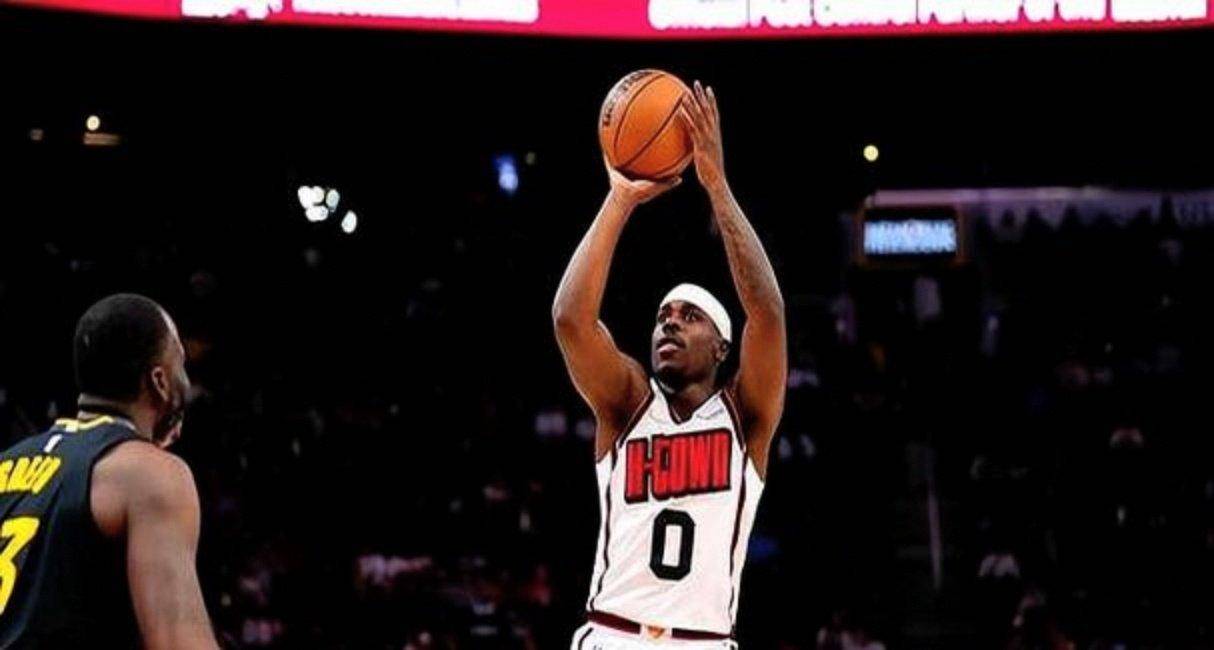 火箭11月客场大胜凯尔特人，主场连续击败独行侠和奇才，整体战绩展现逆境中爆发力