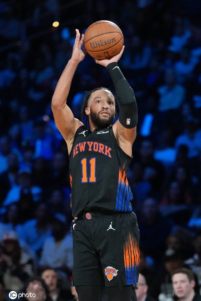 實(shí)至名归！布伦森(sēn)喜获NBA杯MVP