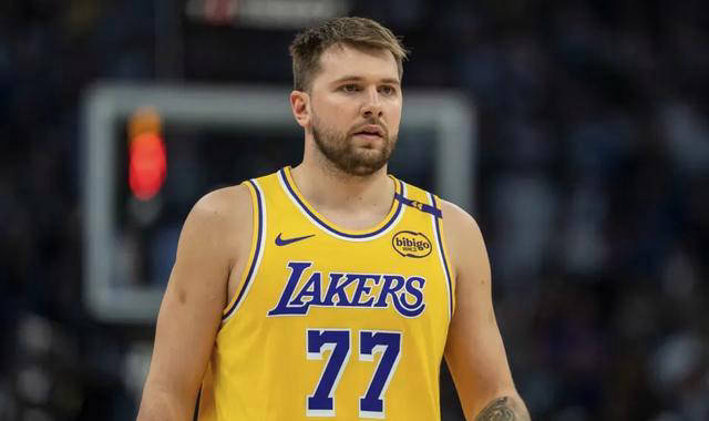 东契奇场均35分9篮板9助攻15抢断，领跑NBA得分榜