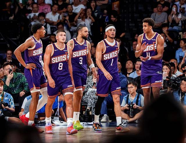 NBA中国赛-曾凡博未登场篮网罚球准绝杀险胜太阳 布克18+5+5