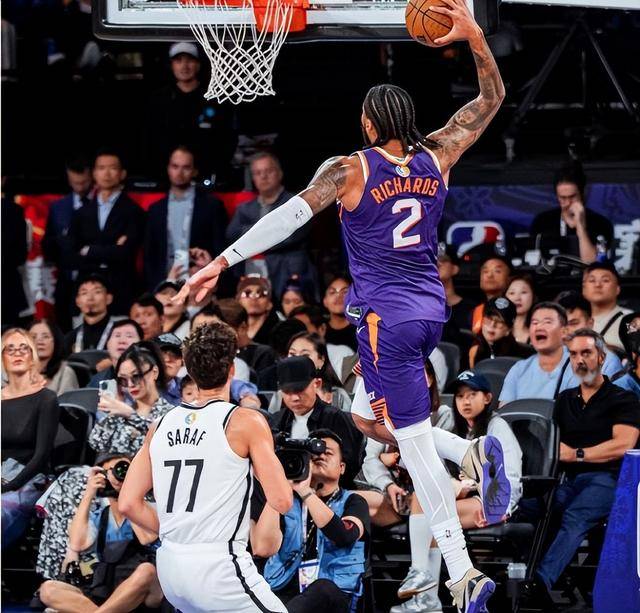 NBA中国赛-曾凡博未登场篮网罚球准绝杀险胜太阳 布克18+5+5