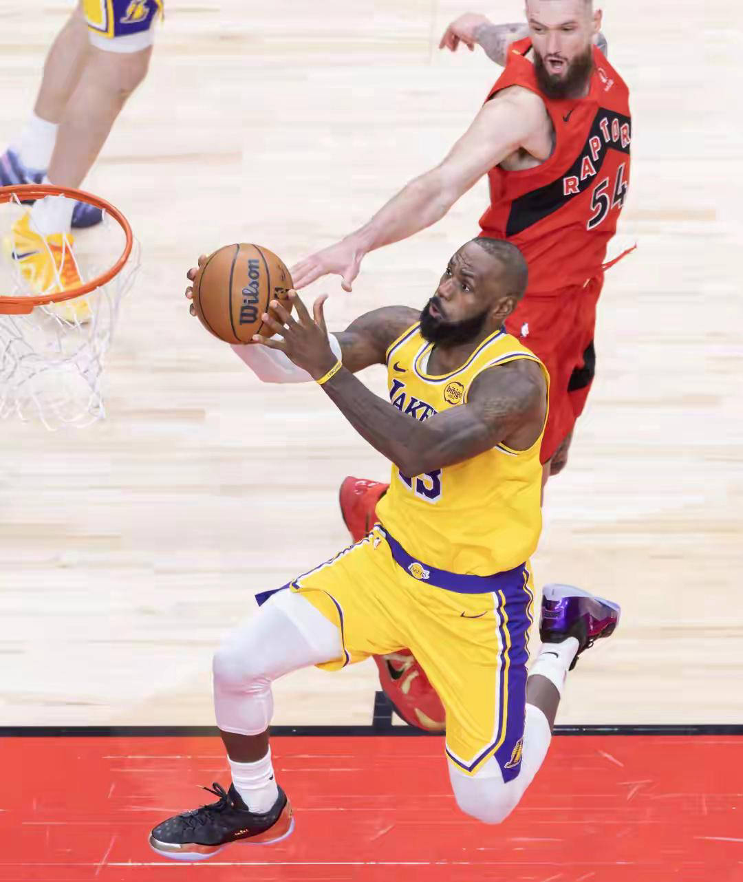 湖人123-120猛龙险胜，斯科蒂·巴恩斯准三双难救主