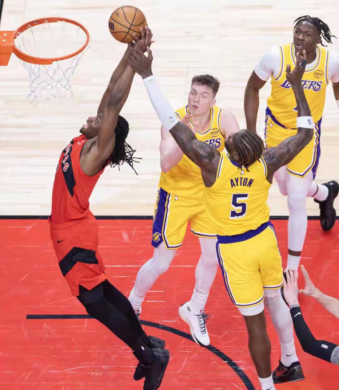 湖人123-120猛龙险胜，斯科蒂·巴恩斯准三双难救主