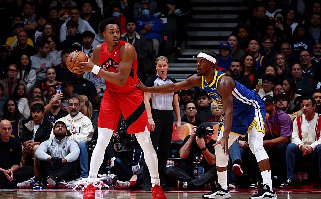 轻松碾压勇士内线，猛龙锋线新星斯科蒂·巴恩斯展现中锋潜质？