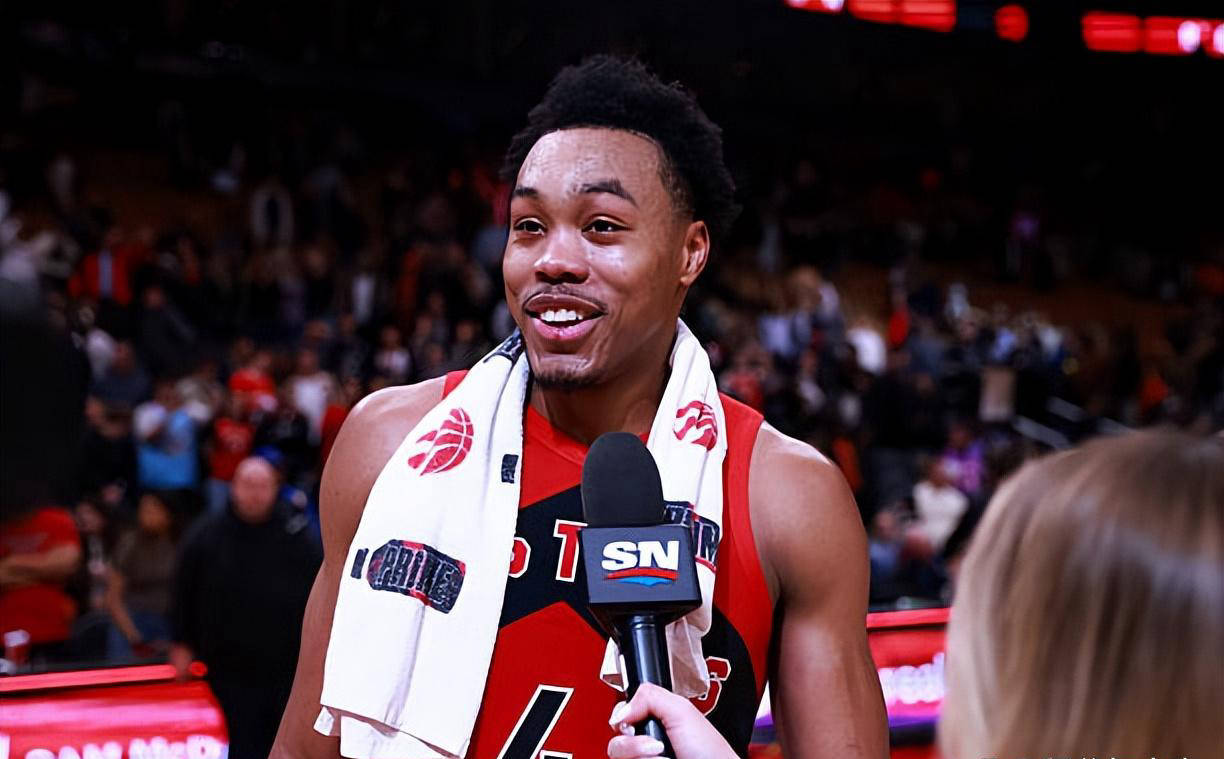 轻松碾压勇士内线,猛龙锋线新星斯科蒂·巴恩斯展现中锋潜质?